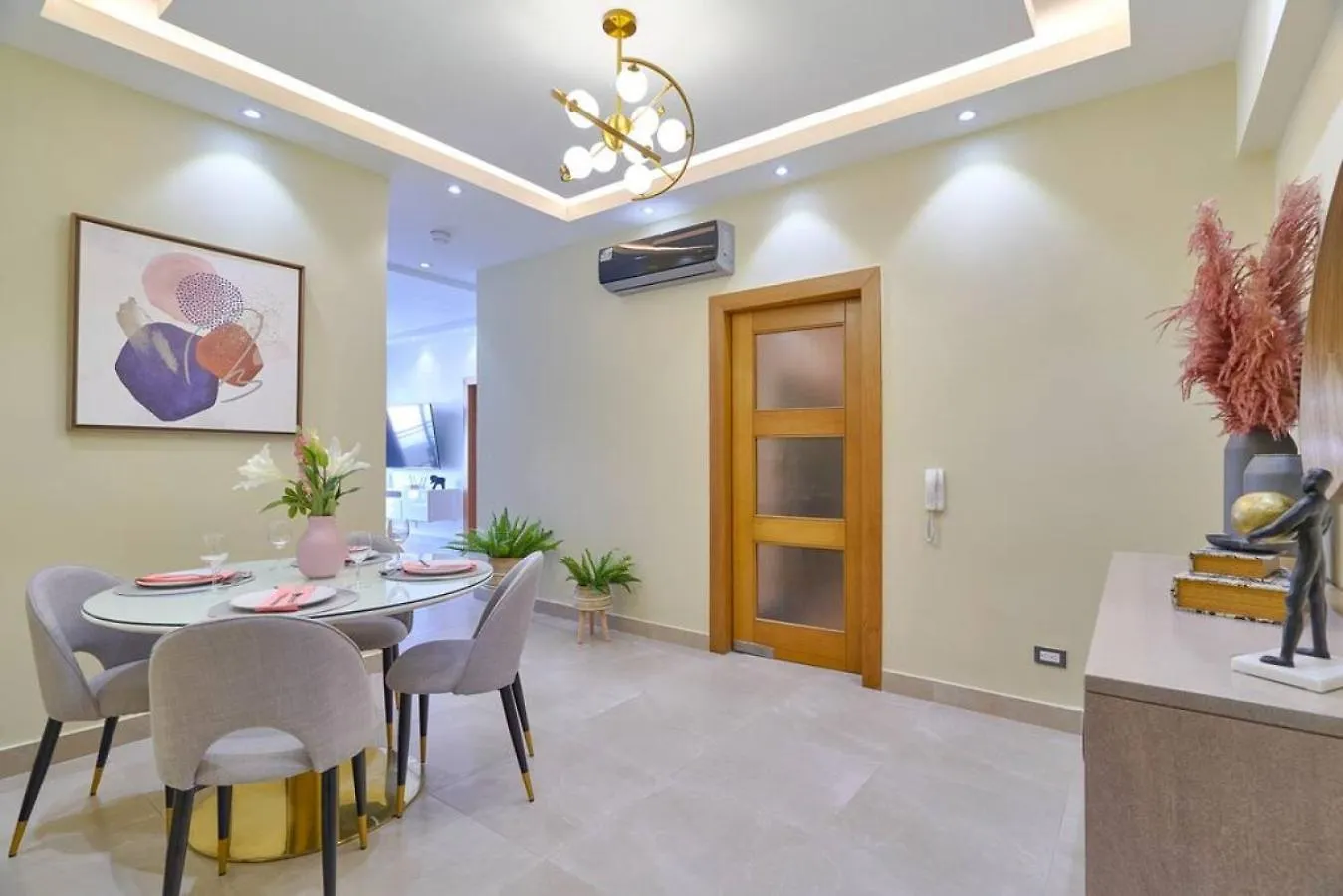Charming City Center Condo, Full Ac, Pool, Gym Santo Domingo Apartment