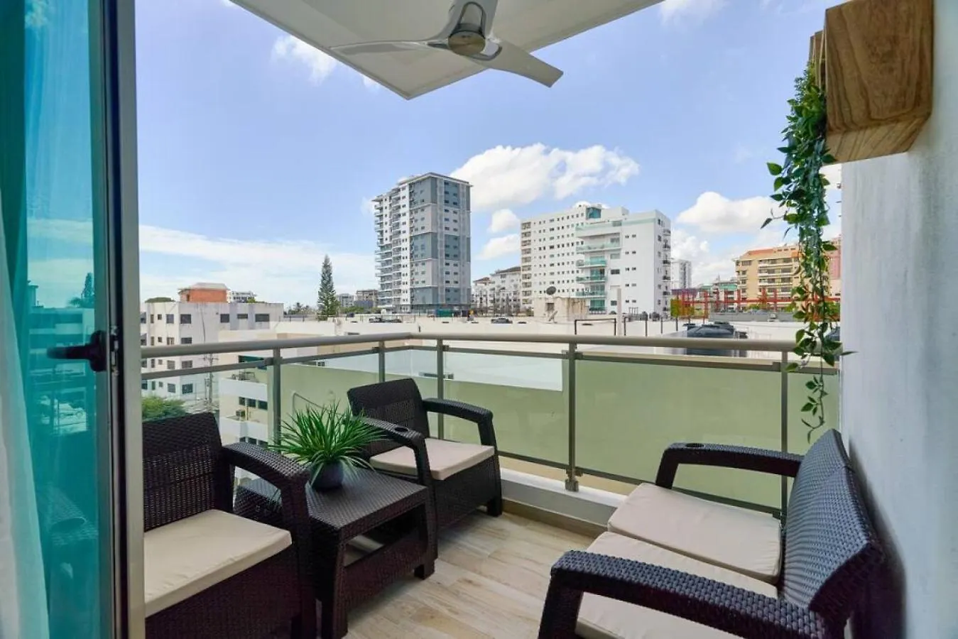 Charming City Center Condo, Full Ac, Pool, Gym Santo Domingo