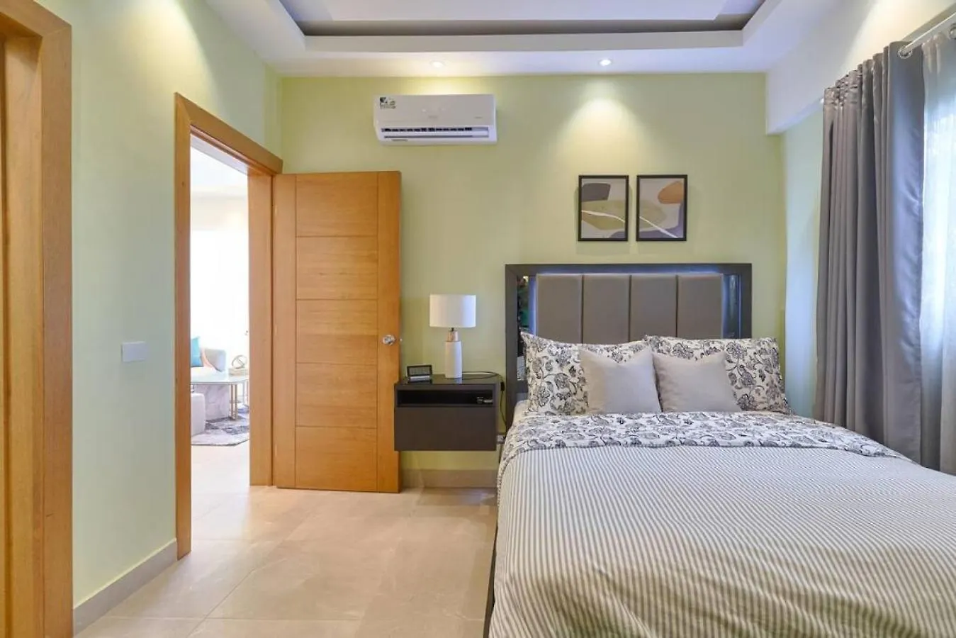 Charming City Center Condo, Full Ac, Pool, Gym Santo Domingo Apartment