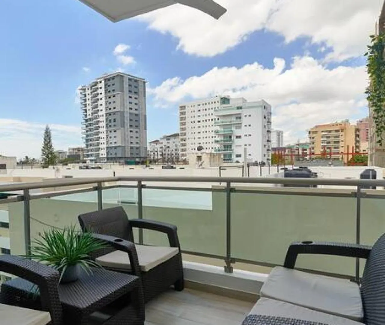 Charming City Center Condo, Full Ac, Pool, Gym Santo Domingo Apartment
