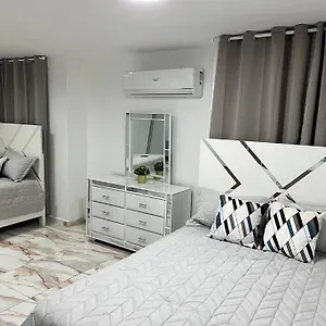 Moderno En La Ciudad Apartamento